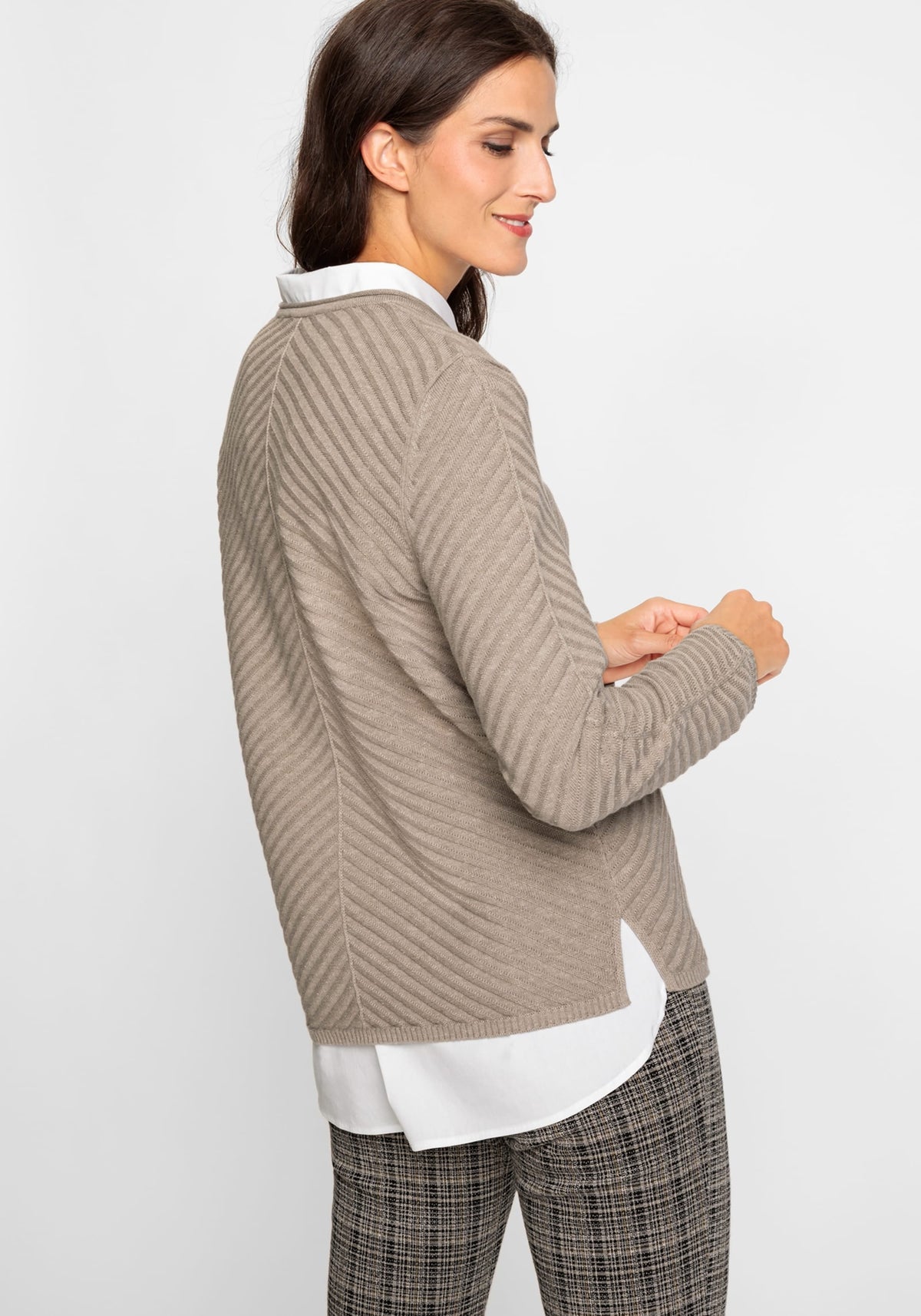 Cotton Blend Long Sleeve Round Neck Chevron Rib Knit Sweater