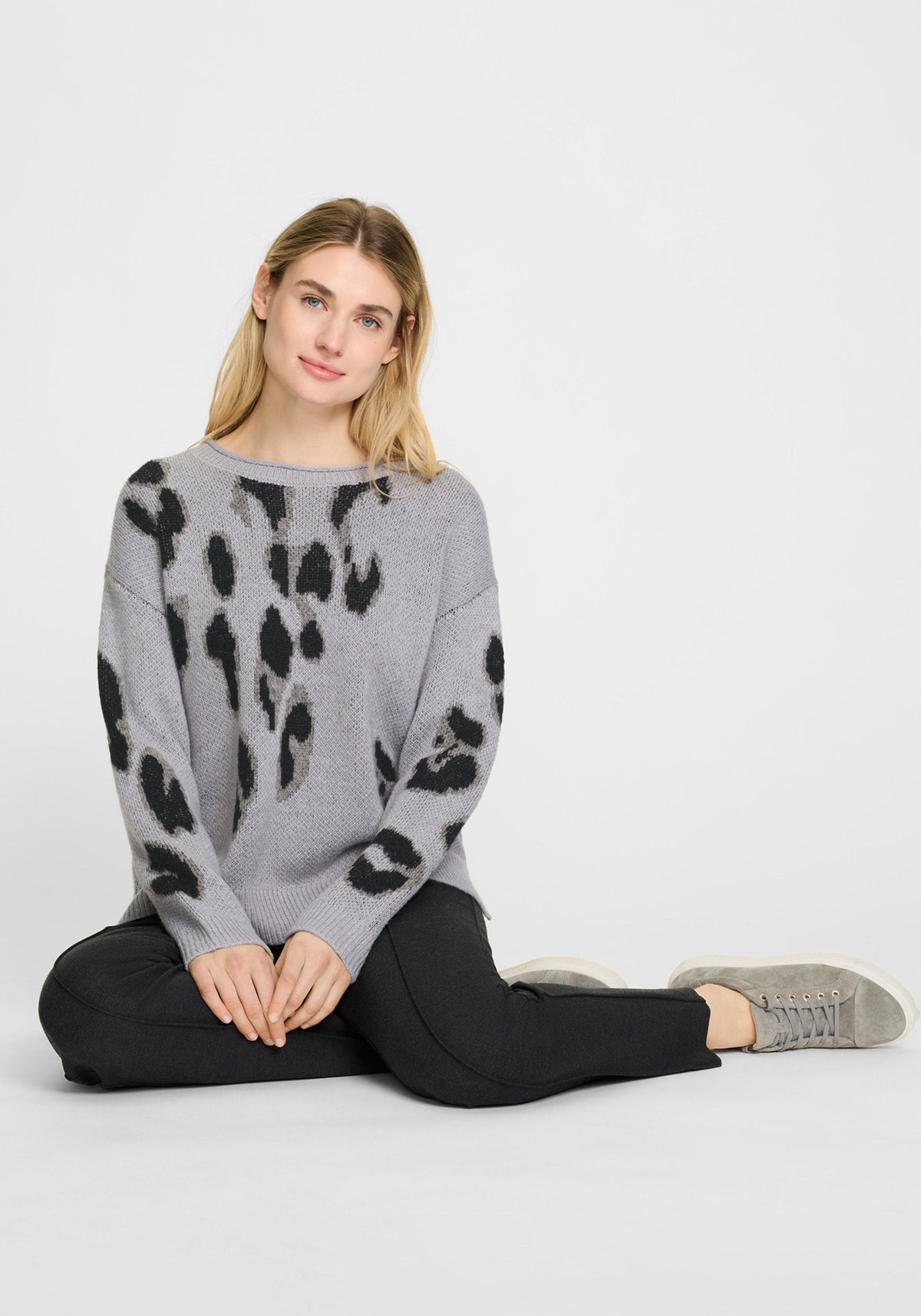 Abstract Leo Sweater