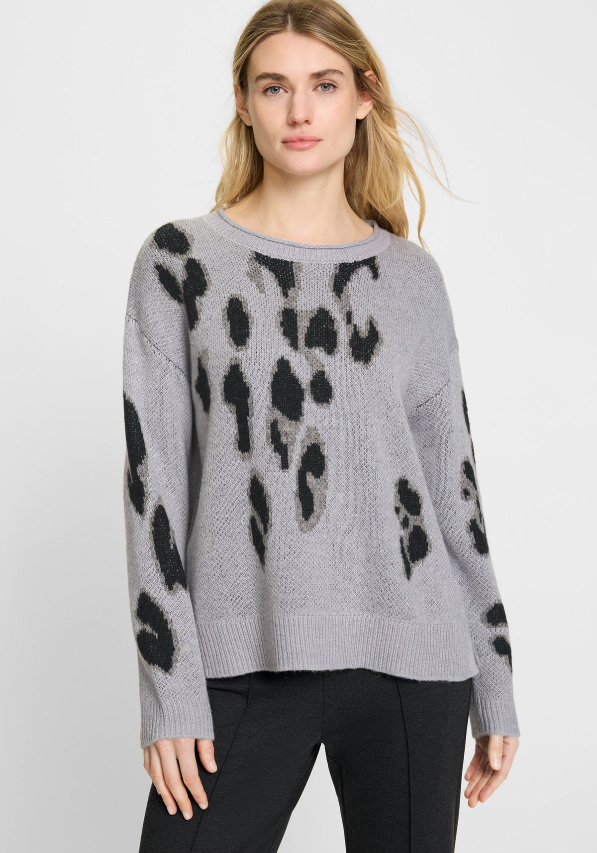 Abstract Leo Sweater