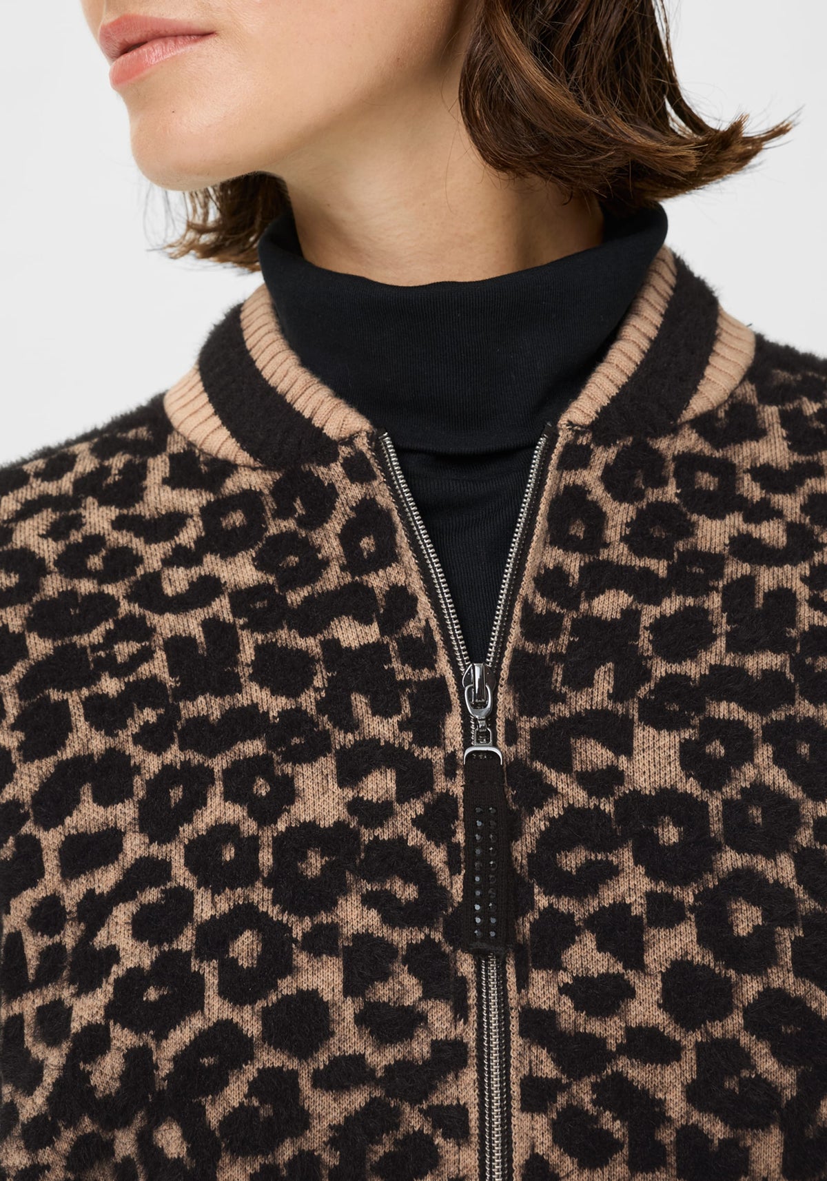 Cardigan zippé en léopard