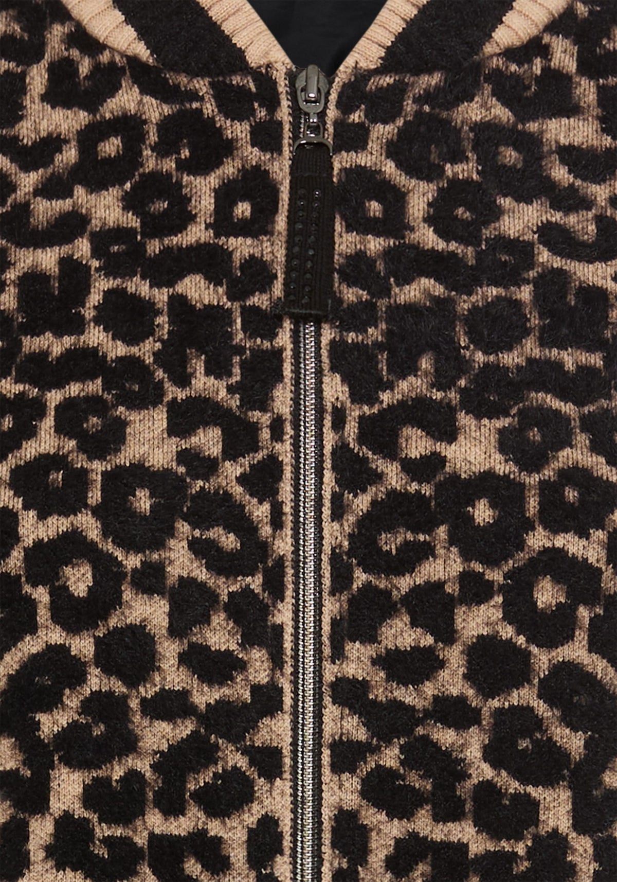 Cardigan zippé en léopard
