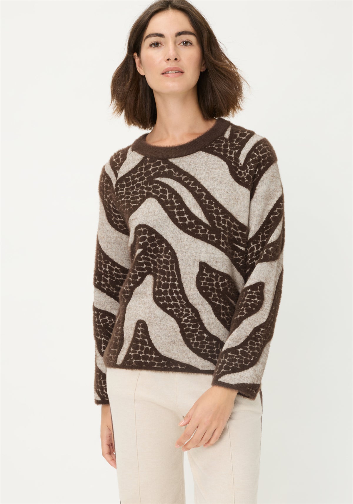 Abstract Modern Animal Feather Knit Pull-Over