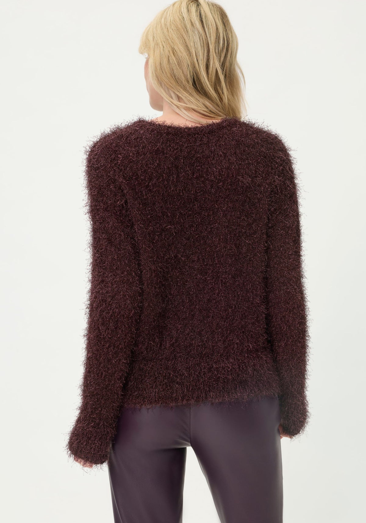 Pull en fil de plume