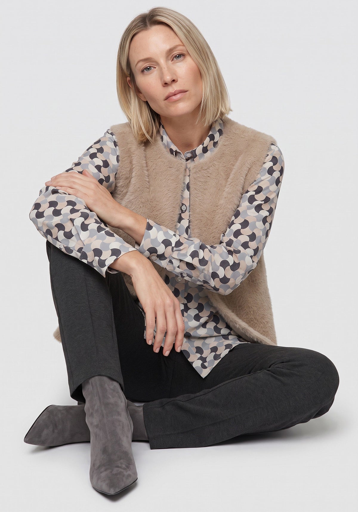 Feather Yarn Sweater Vest