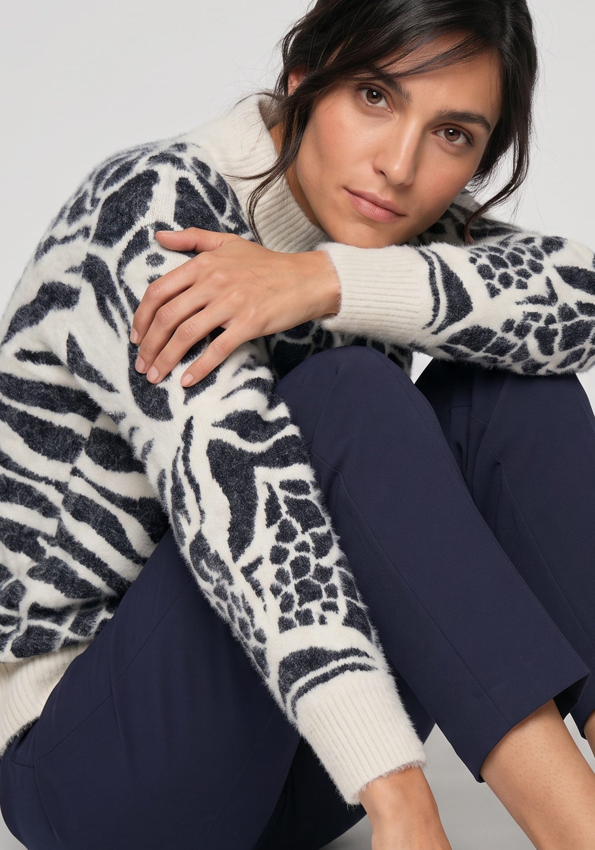 Graphic Feather Yarn Sweater