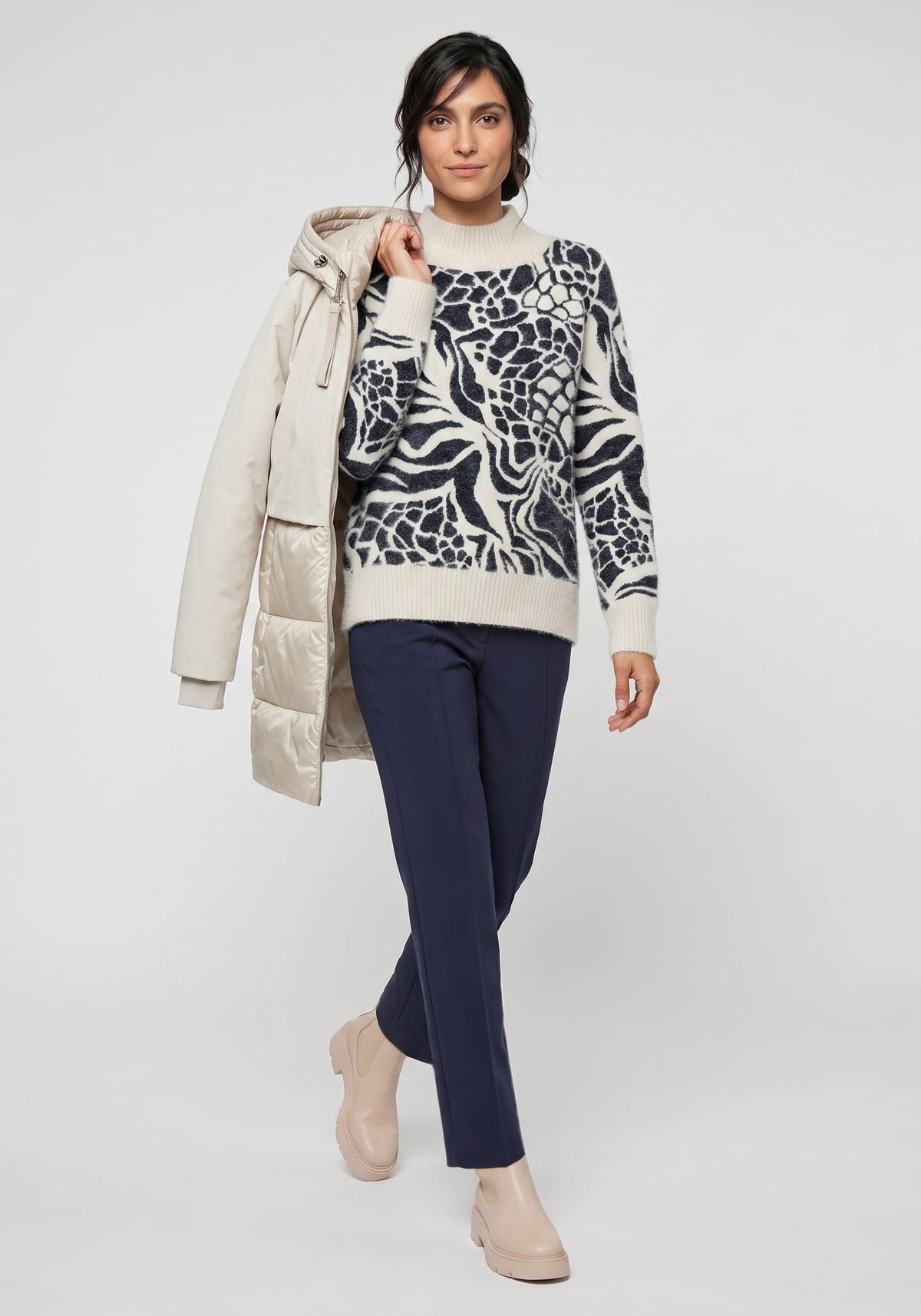 Graphic Feather Yarn Sweater