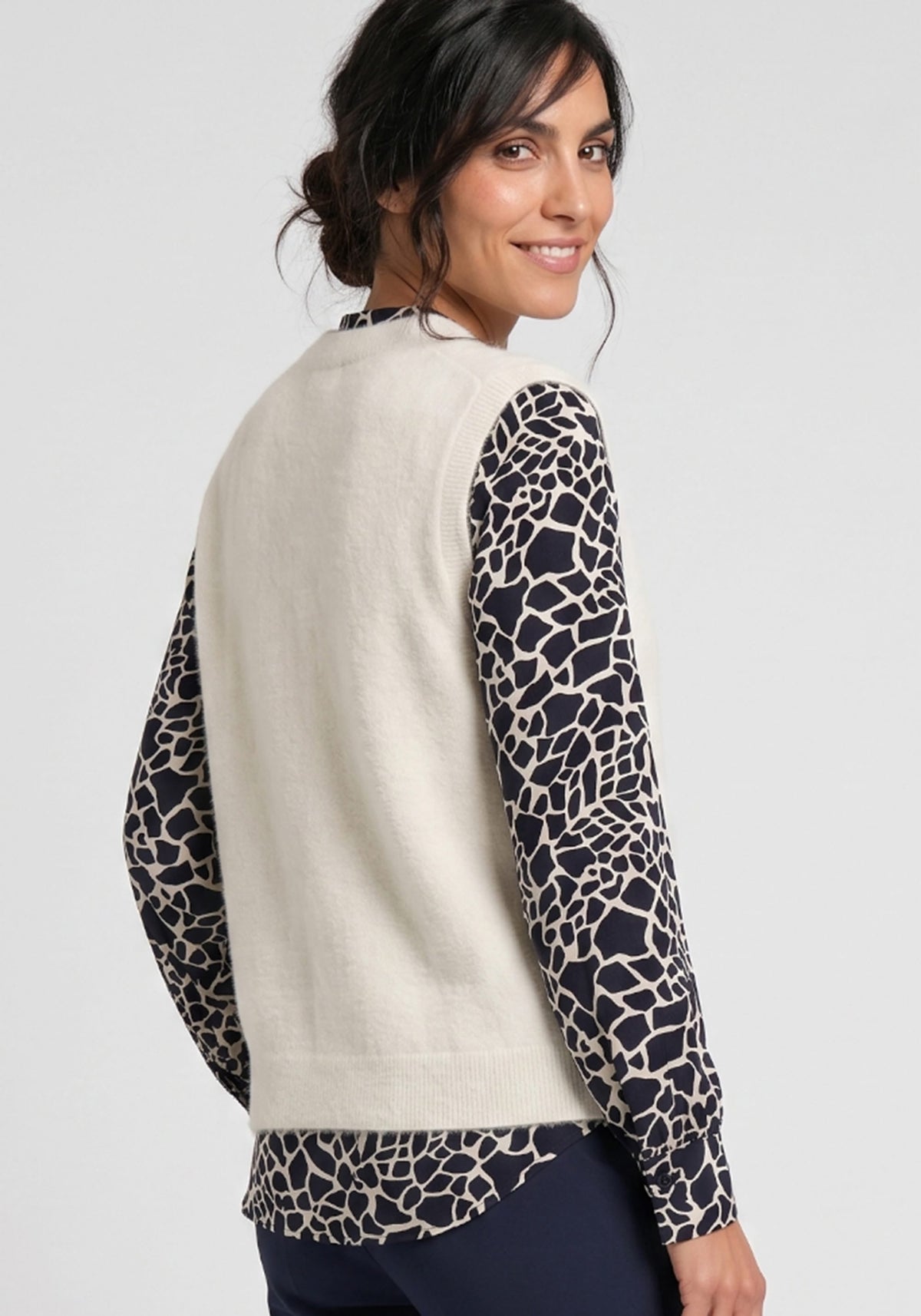 Feather Yarn Cropped Vest