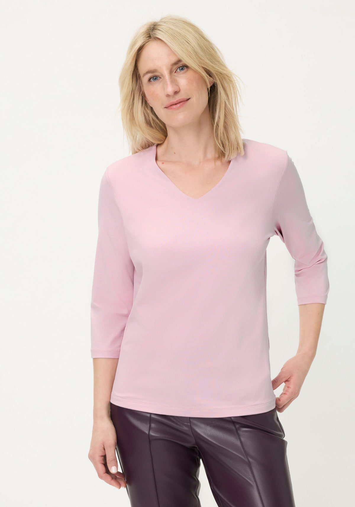T-shirt à manches 3/4 et col en V
