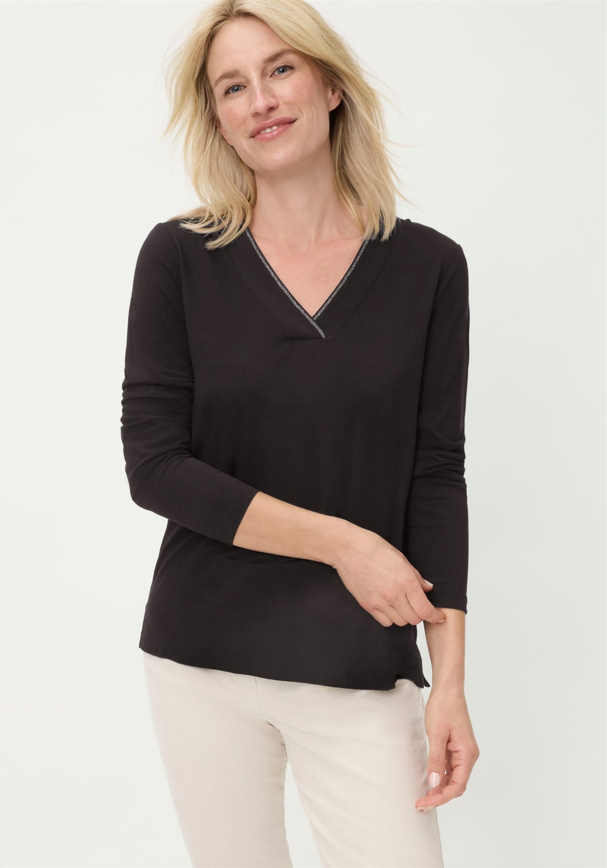 T-shirt à col en V avec bordures étincelantes