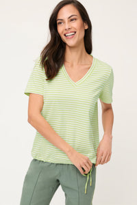 T-shirt à rayures et col en V