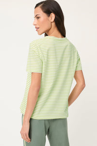 T-shirt à rayures et col en V