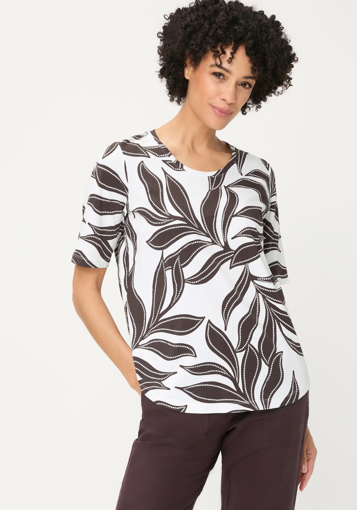 T-shirt à imprimé de feuilles en pointillés