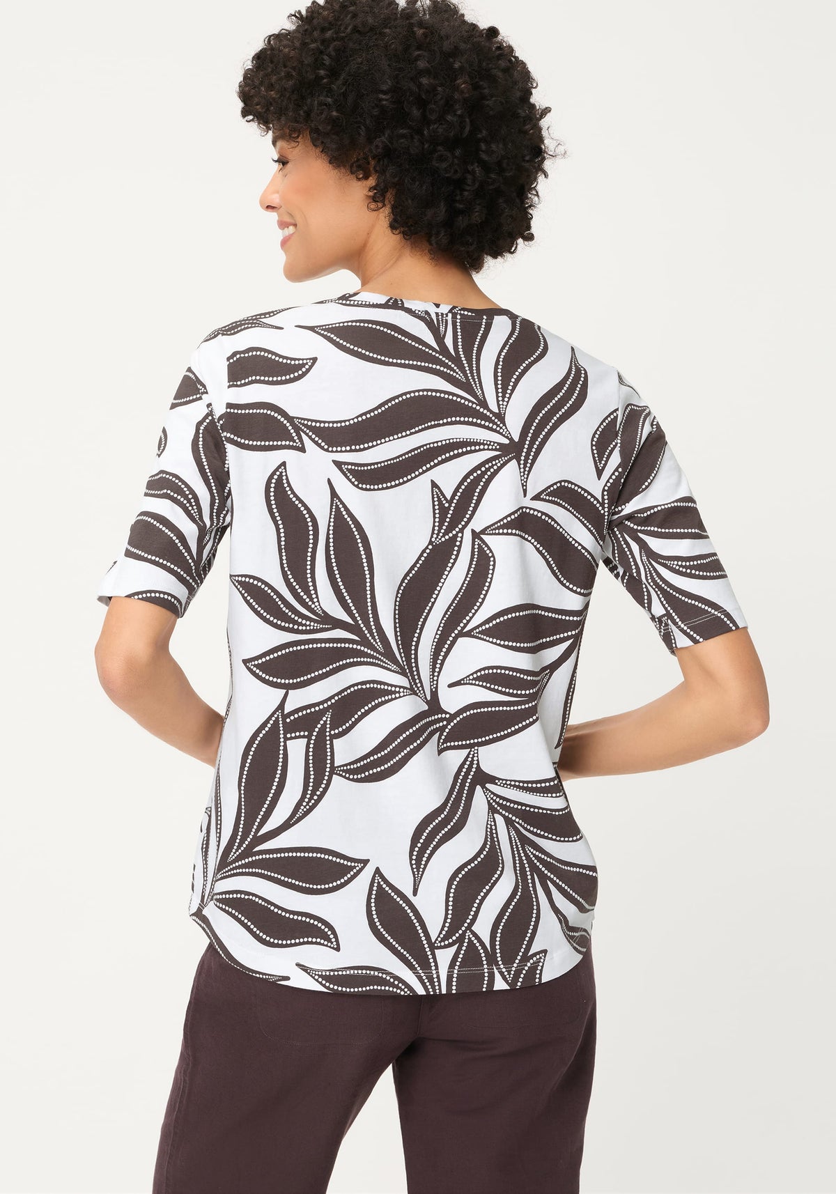 T-shirt à imprimé de feuilles en pointillés