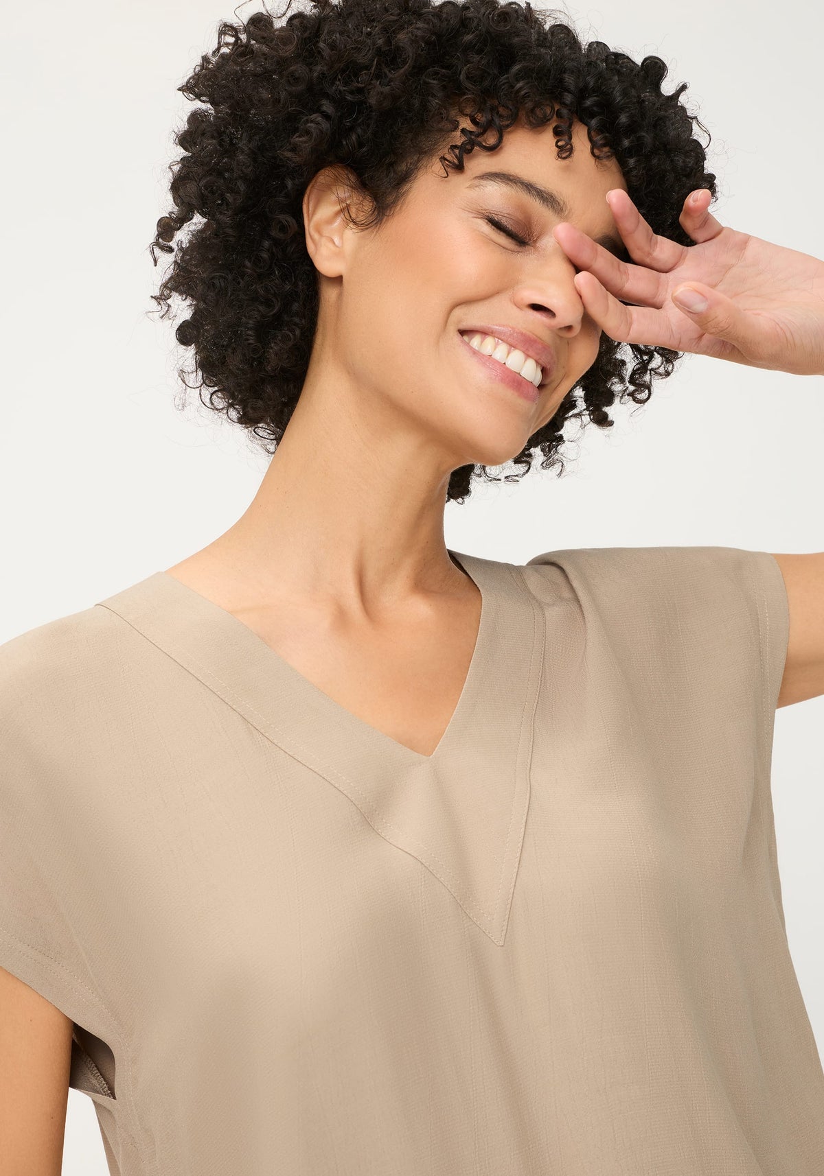Blouse unie à col en V