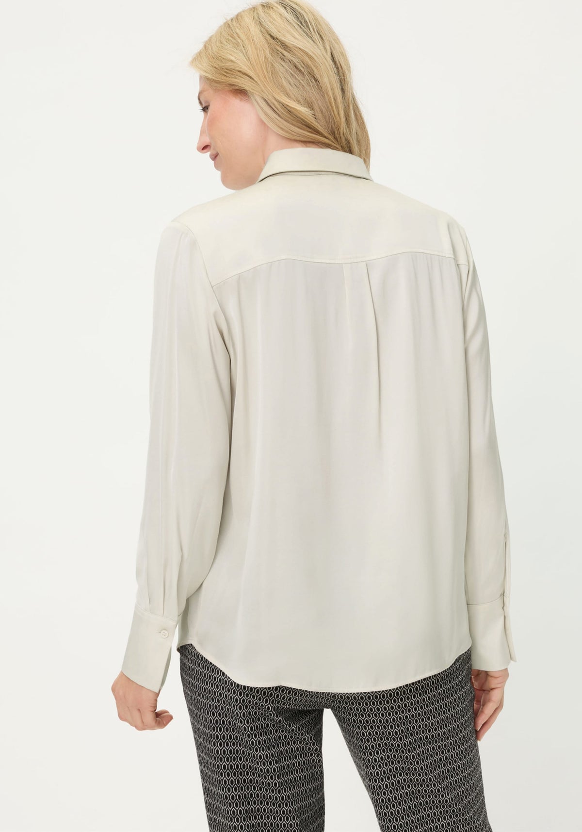 Chemise à effet satiné