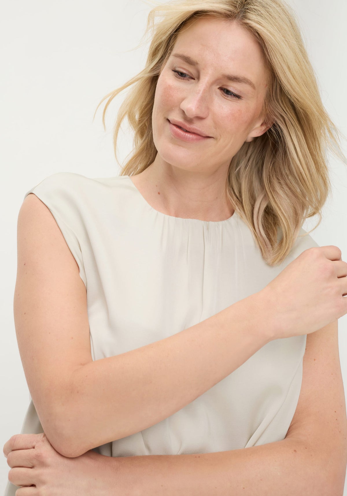 Coquille sans manches à effet satiné