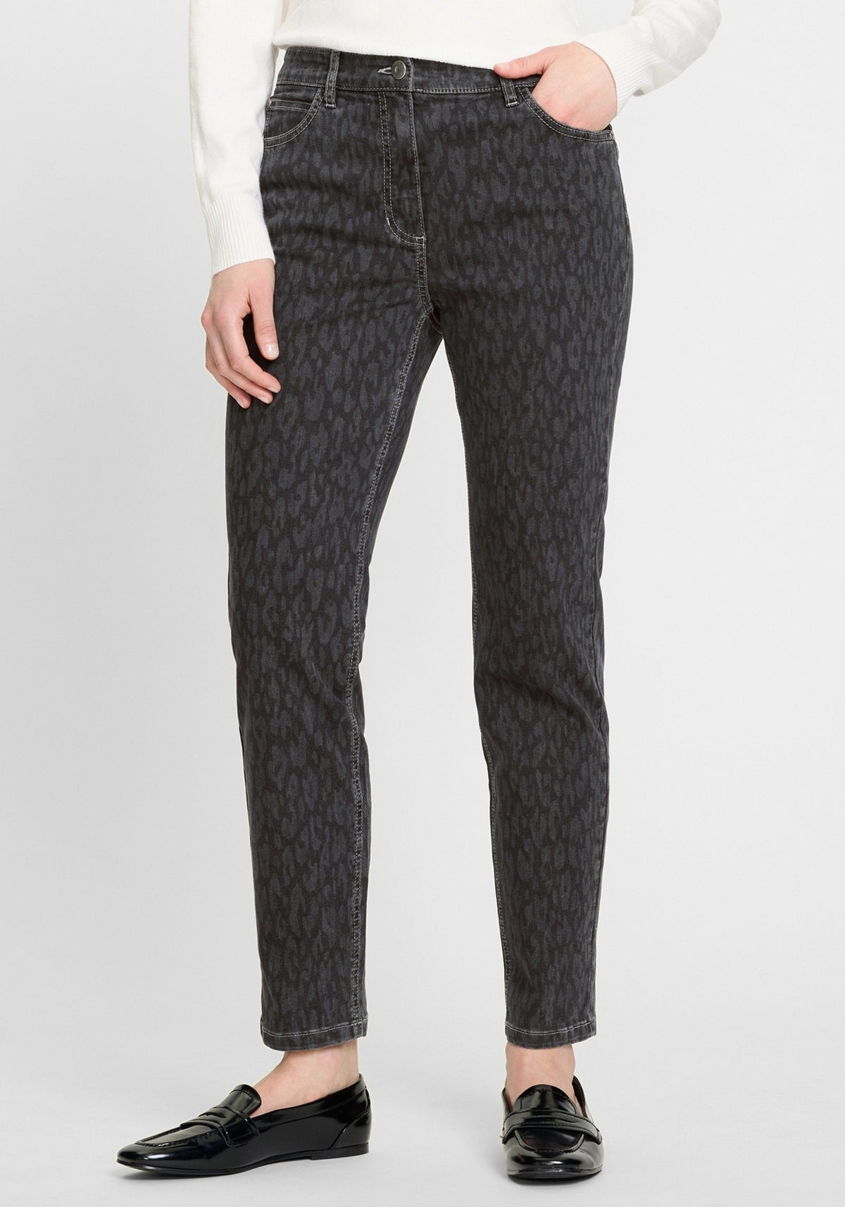 Mona Fit Slim Leg Leopard Print Pant