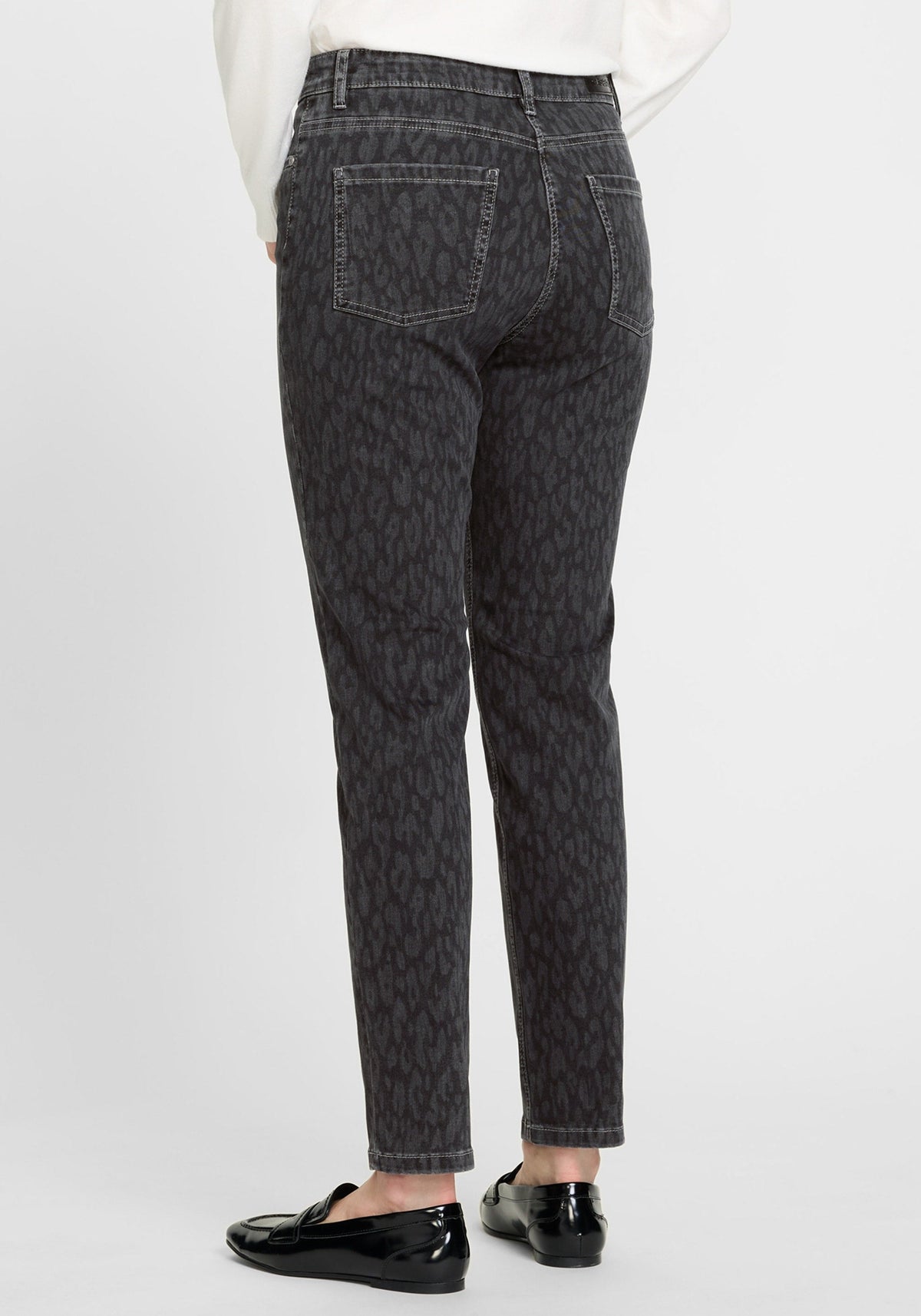 Mona Fit Slim Leg Leopard Print Pant