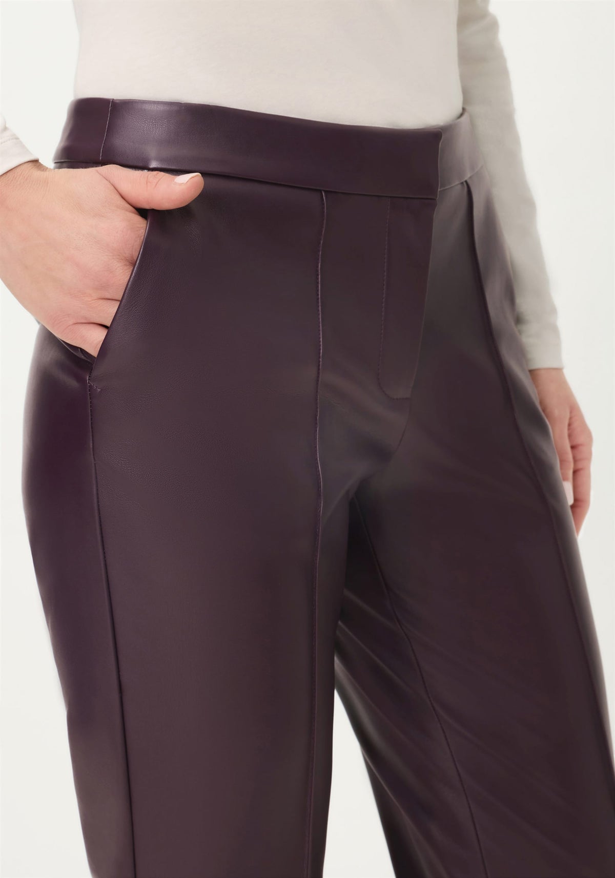 Pantalon droit Lisa Fit en similicuir