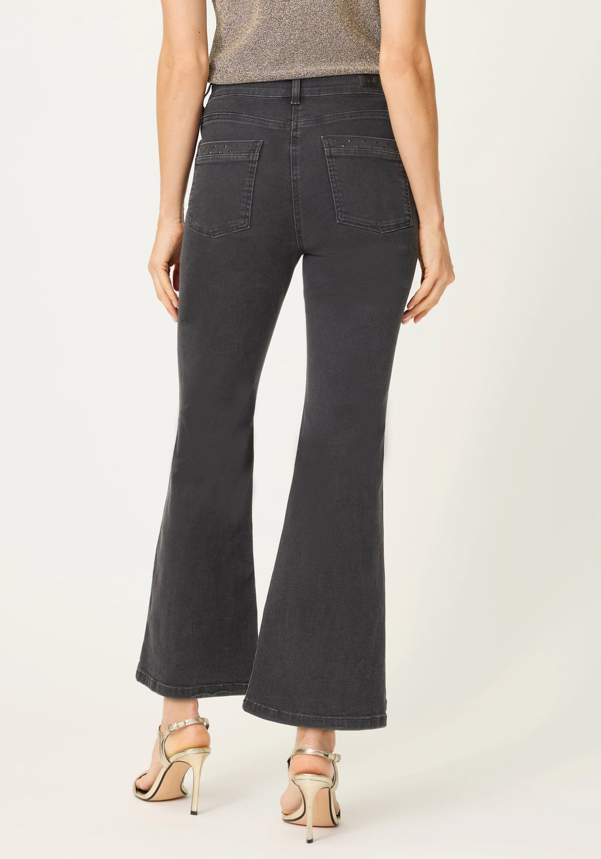 Mona Fit Embellished Cropped Jean