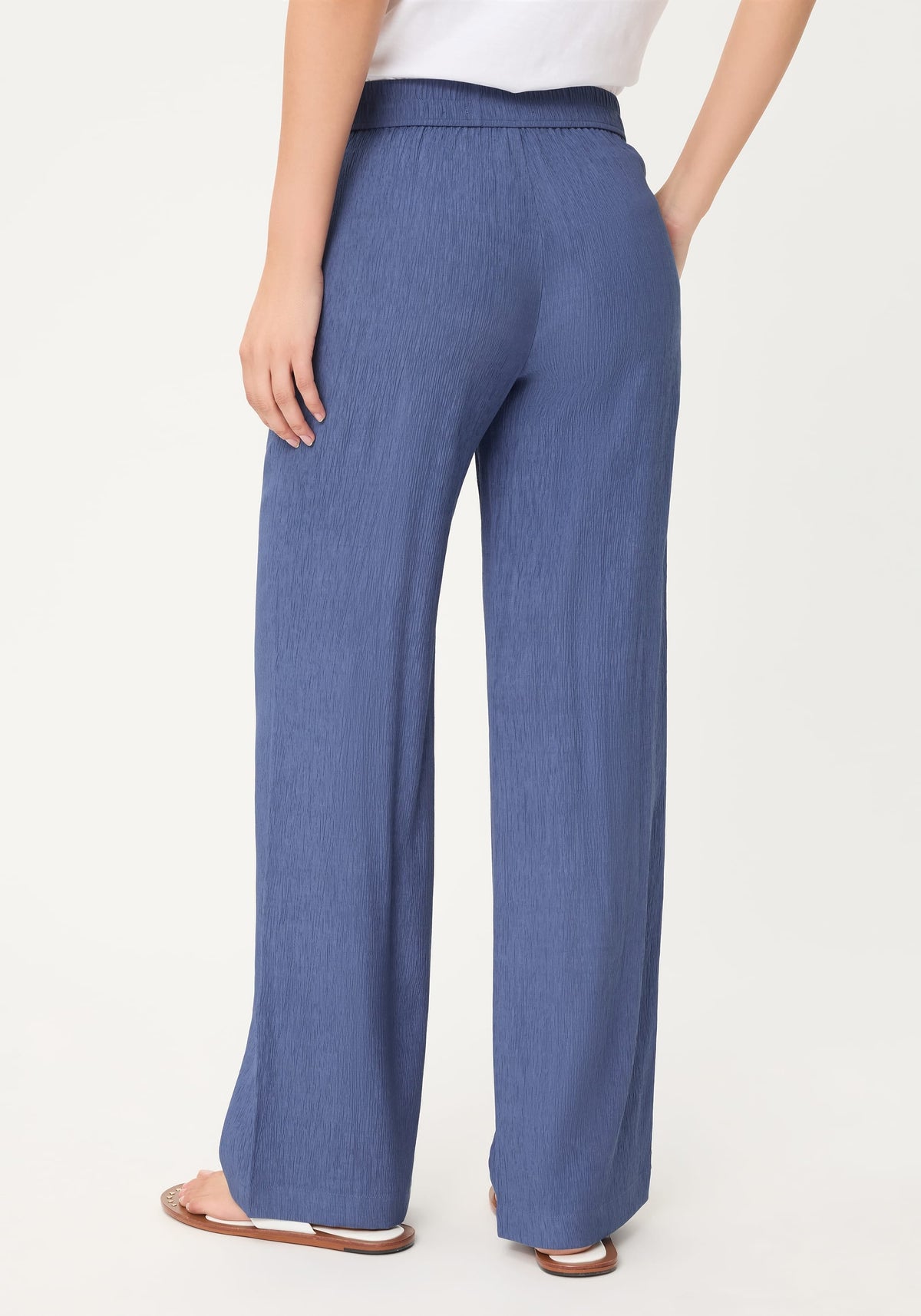 Pantalon ample en tissu froissé