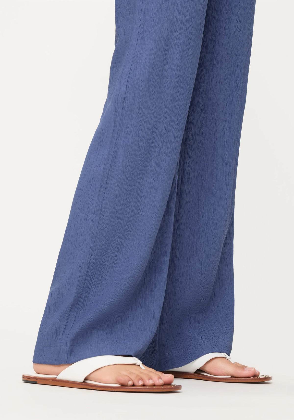 Pantalon ample en tissu froissé