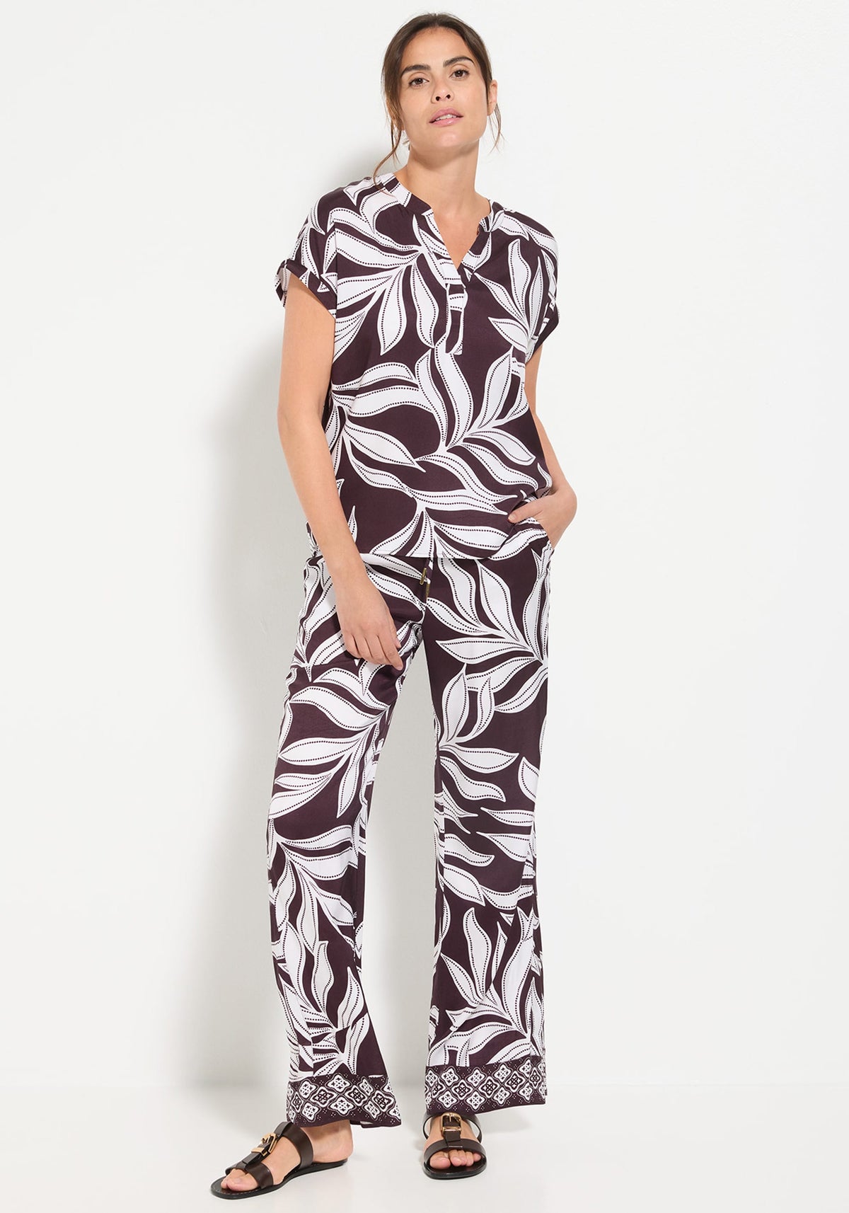 Pantalon à motifs de feuilles