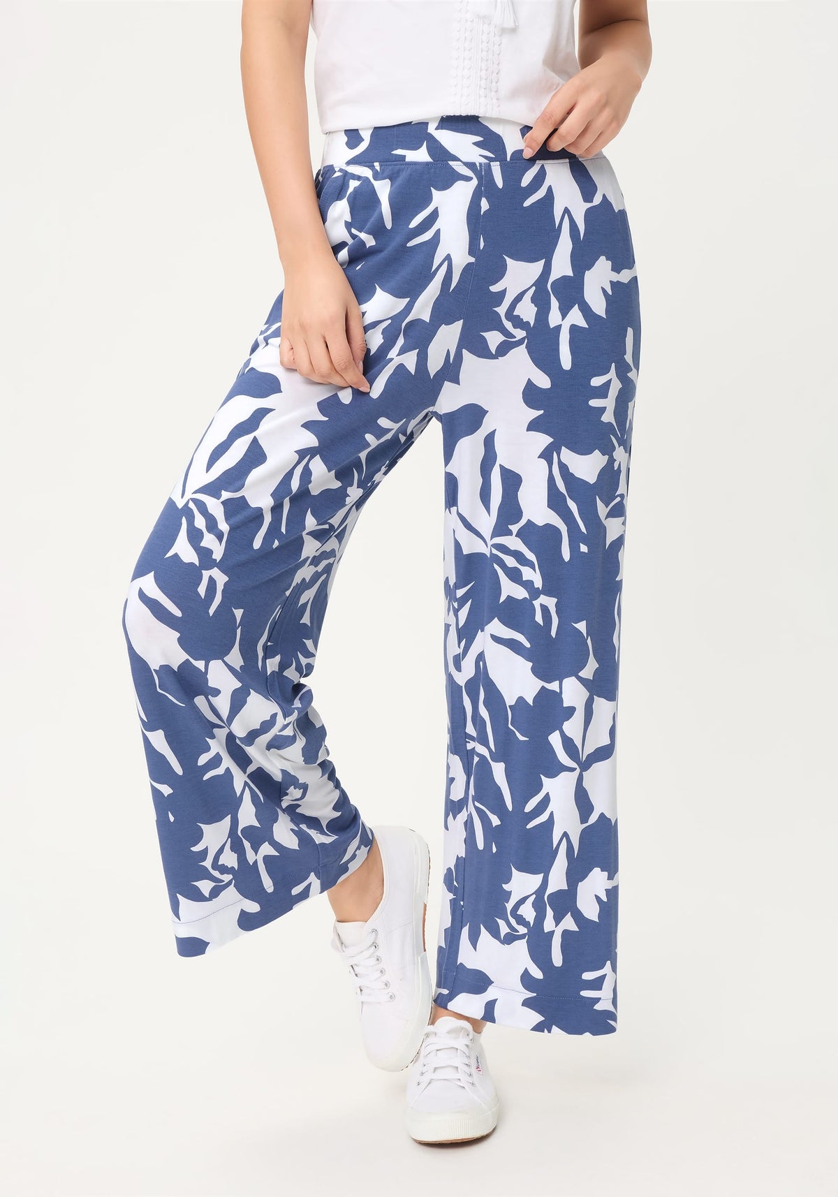 Abstract Floral Jersey Cropped Pant