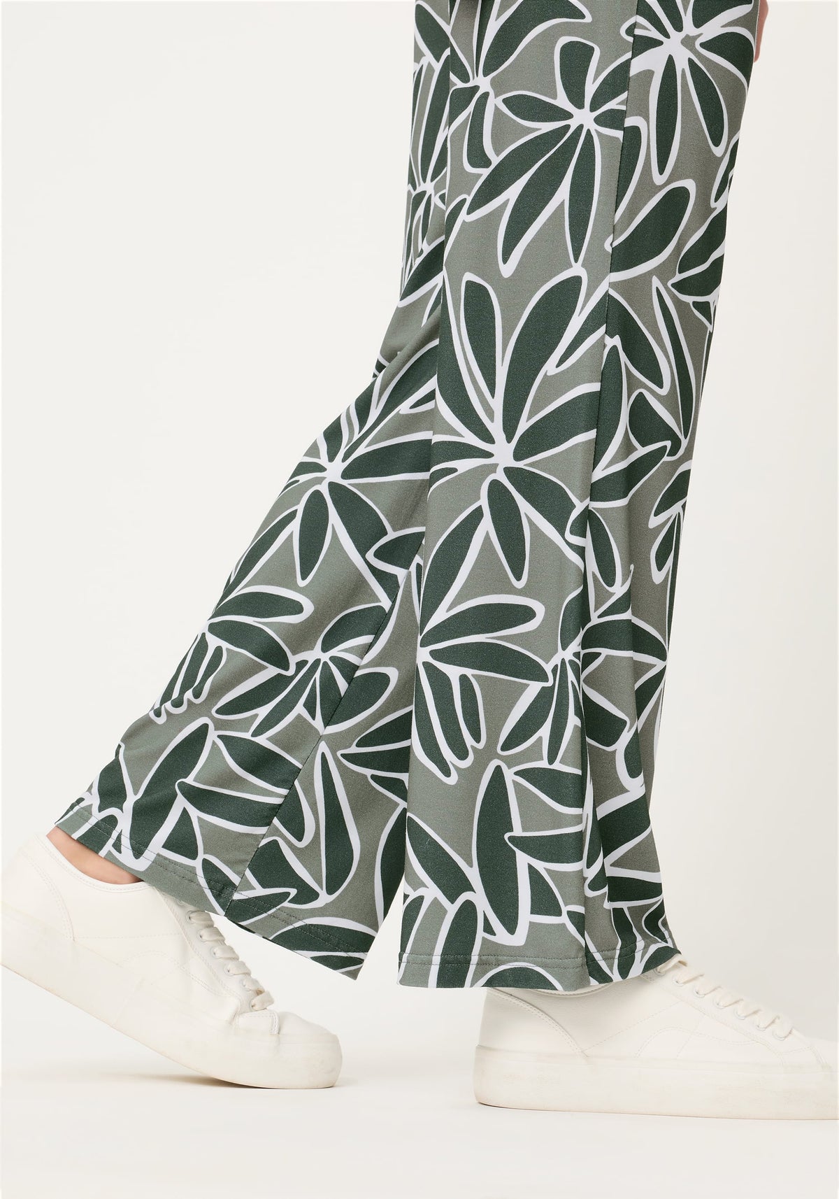 Leaf Design Cropped Pull-On Pant