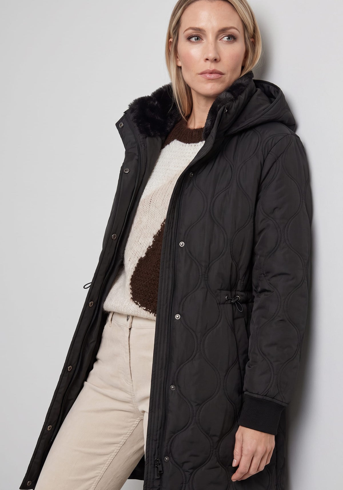 Manteau matelassé à capuche amovible