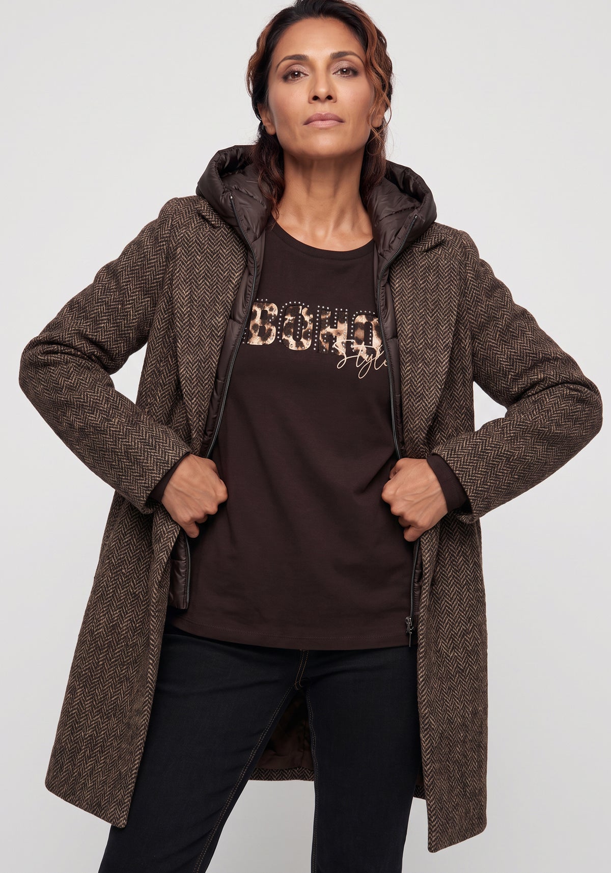 Manteau convertible en techniques mixtes