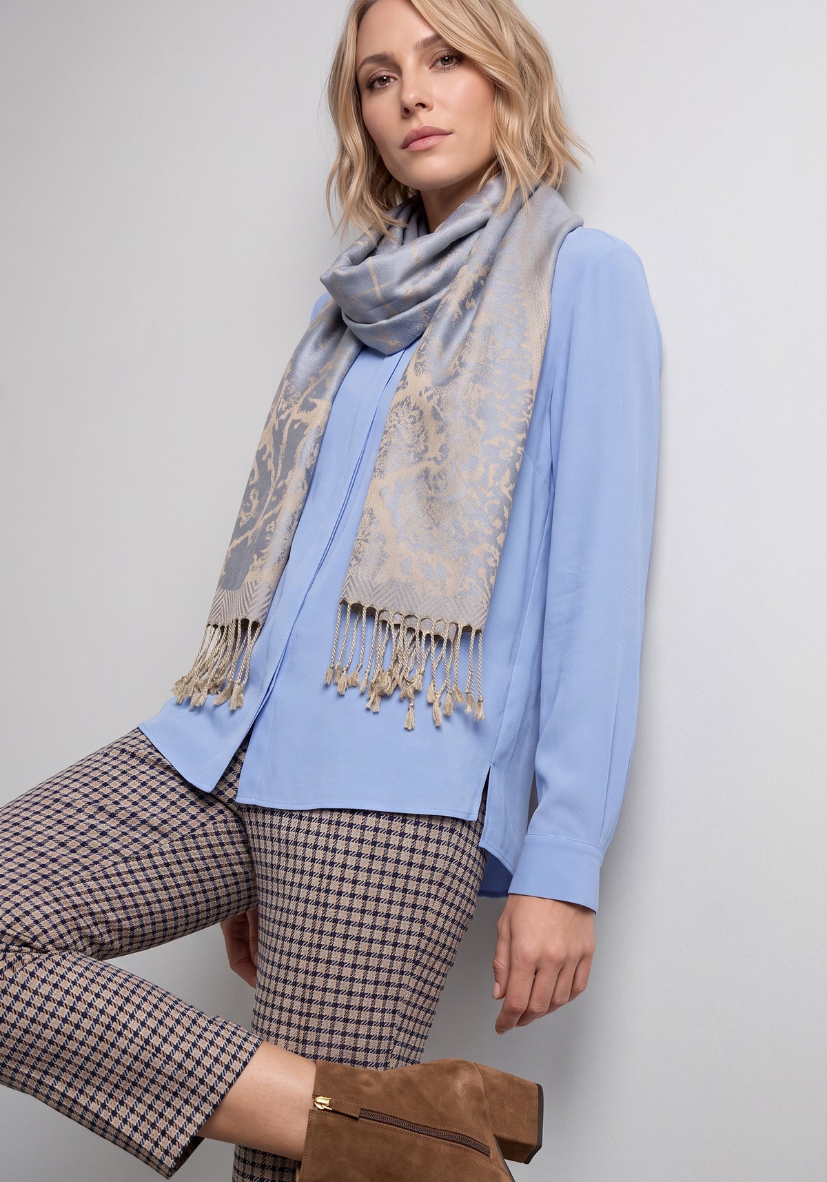 Panneux Fringe Scarf