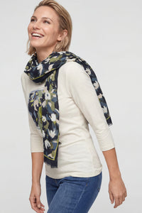 Écharpe à motif camouflage feuillu et bordure imprimée